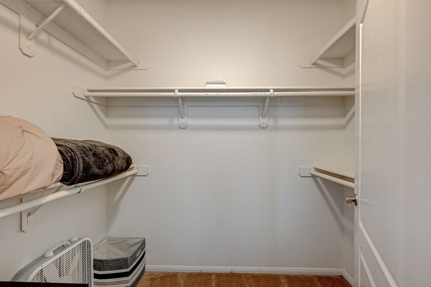 Building Photo - 3351 Indian Shadow St