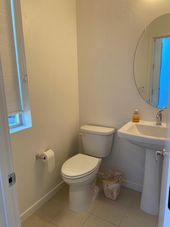 Building Photo - Vibrant 3 story 2bed/2.5bath home at the Mill at Broadway