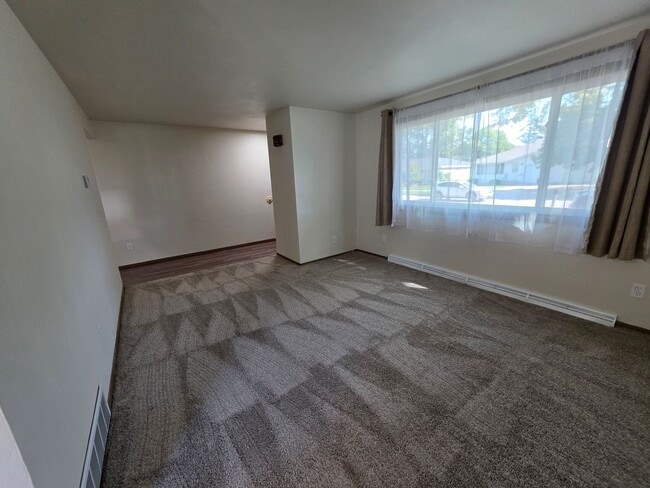 Building Photo - 1263-1265 Meadow Ln