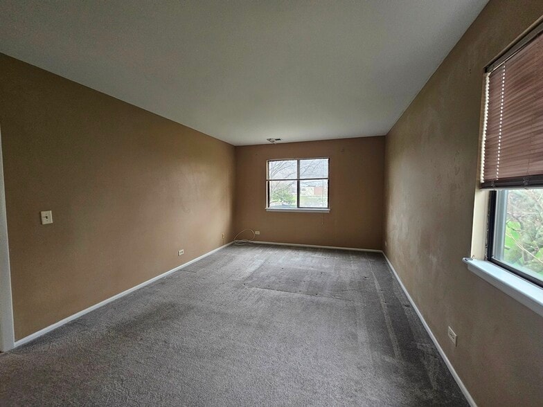 Building Photo - 573 Greystone Ln