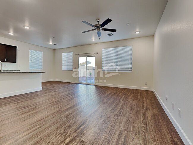 Building Photo - 300 Palazza Reserve Pl