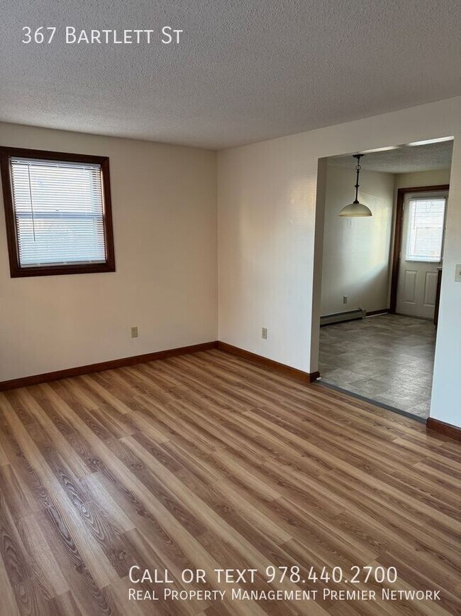 Building Photo - 367 Bartlett St