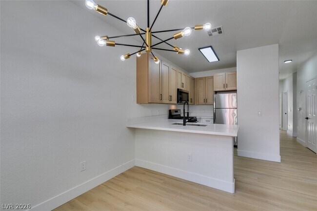 Building Photo - 4730 E Craig Rd