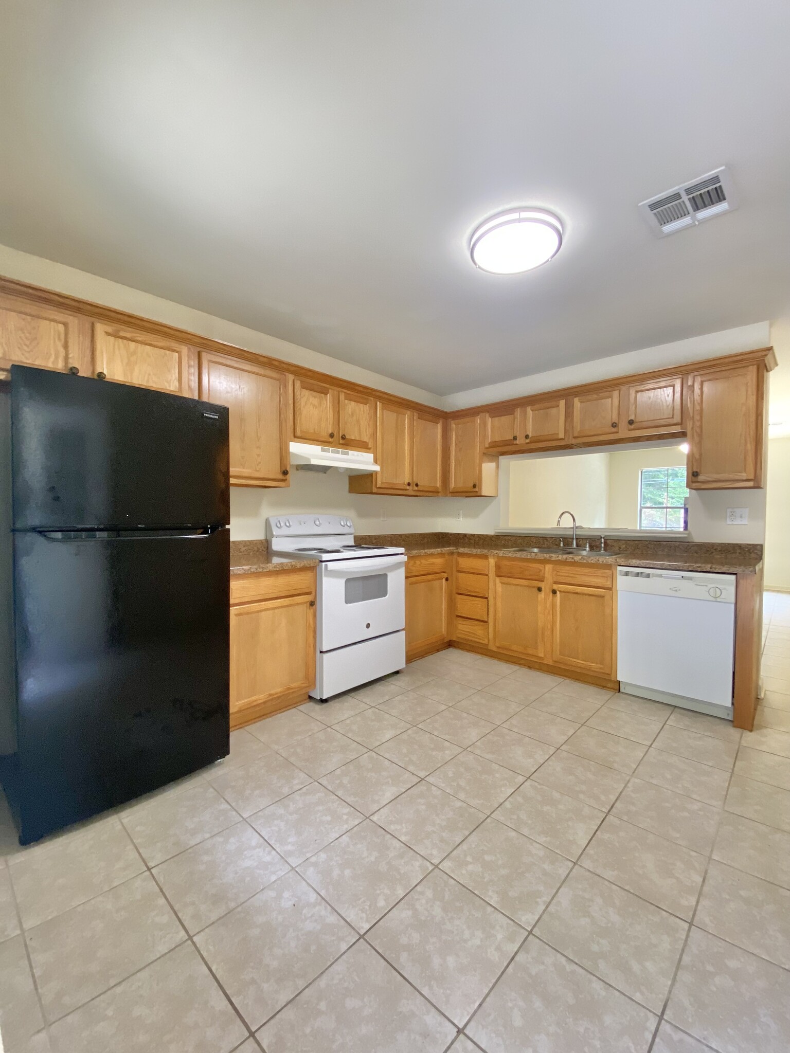 Building Photo - 43087 W Pleasant Ridge Rd