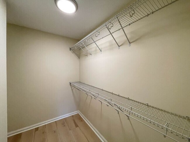 Building Photo - 101 Telfare Ln