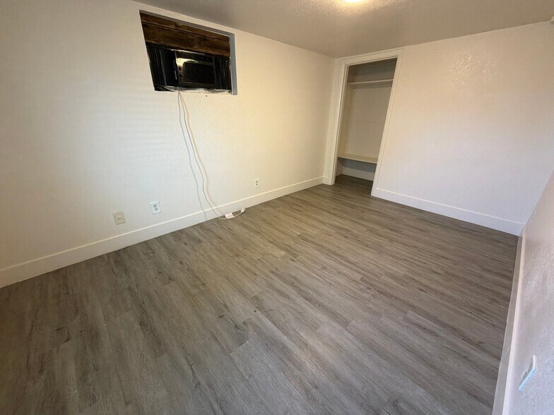 Building Photo - 914 3rd Ave