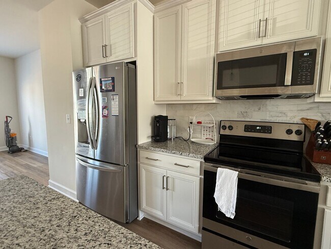 Building Photo - 3153 Horizon Rd