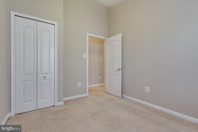 Building Photo - 3274 Halcyon Ct