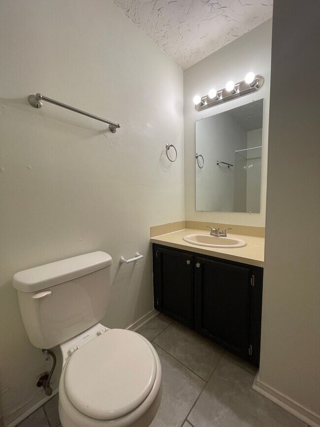 Building Photo - Townhouse: Old Jefferson