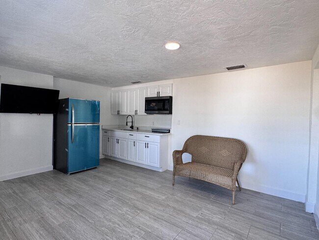 Building Photo - 5525 Quist Dr