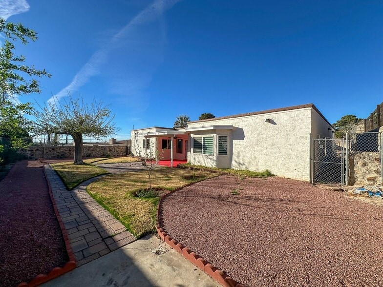 Building Photo - 6916 Polvadera Dr