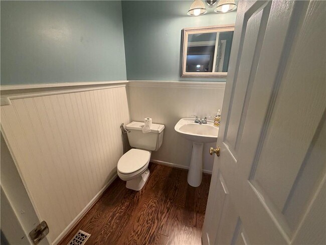 Building Photo - 10935 Pennbrooke Crossing