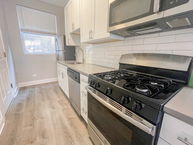 Building Photo - 3116 N Milwaukee Ave