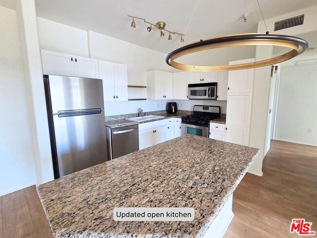 Building Photo - 100 S Alameda St