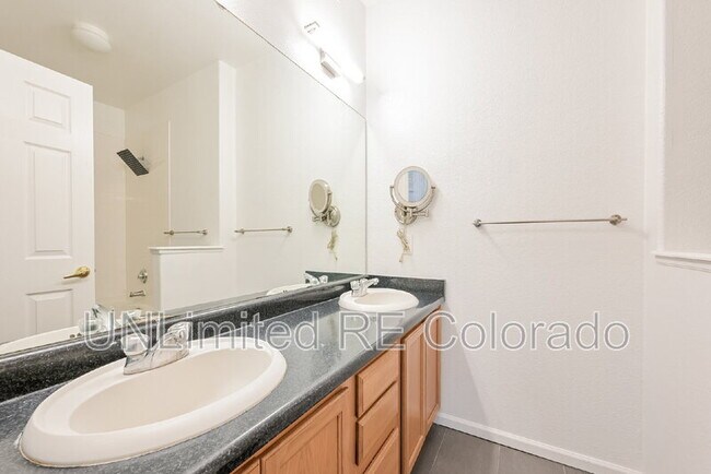 Building Photo - 15700 E Jamison Dr