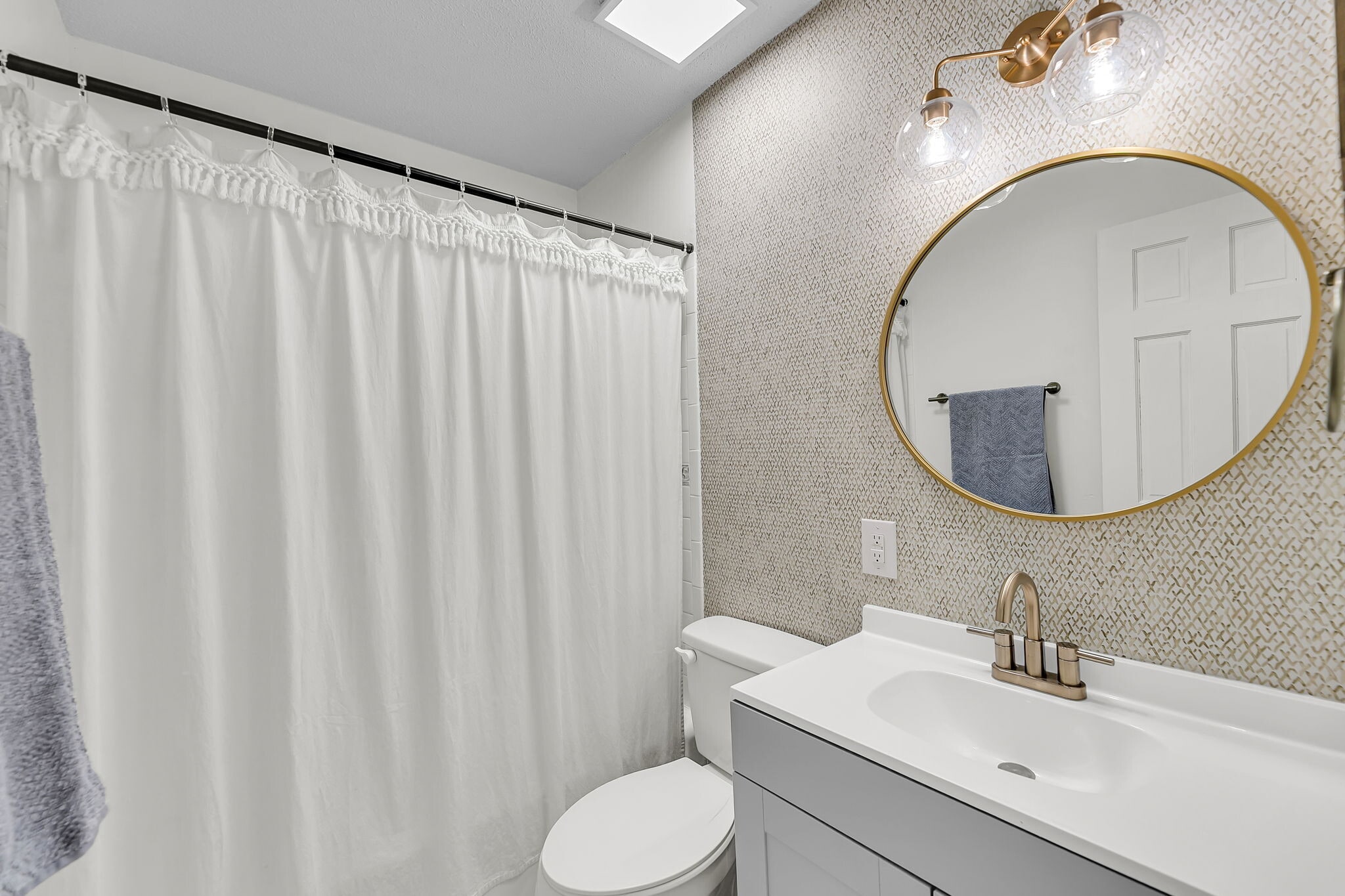 Building Photo - 1417 Rainbow Rd