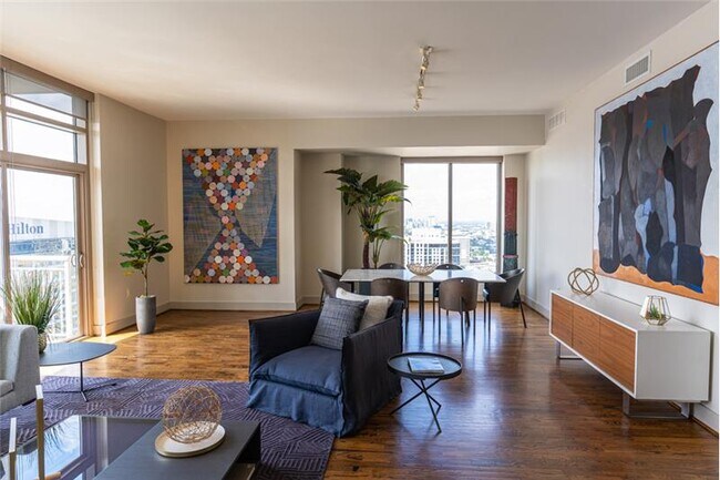 Building Photo - 1401 McKinney St