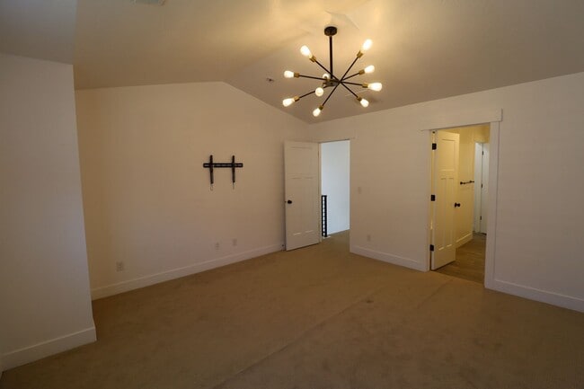 Building Photo - Upgraded Pet Friendly Lehi townhome