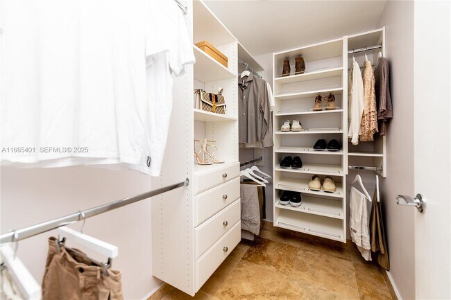 Building Photo - 1830 S Ocean Dr