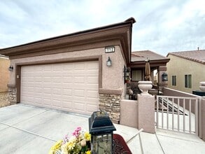 Building Photo - Great single-story two bedroom home in Sun City Aliante with golf course view