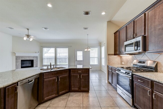 Building Photo - 84 Linnwood Dr