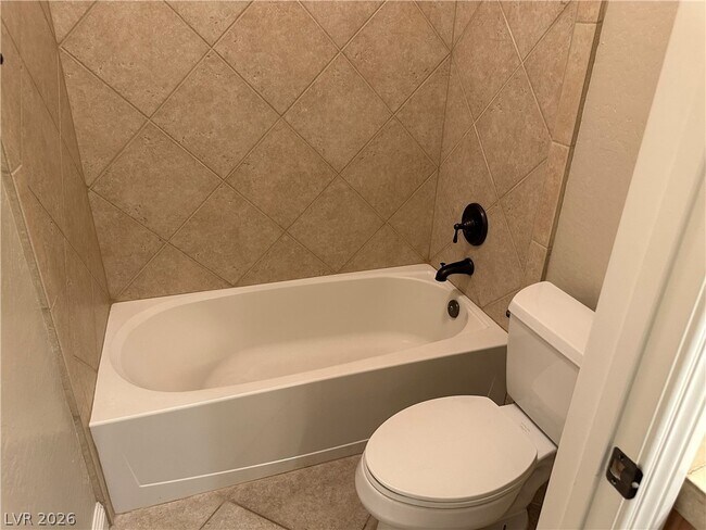 Building Photo - 3418 Singer Ln