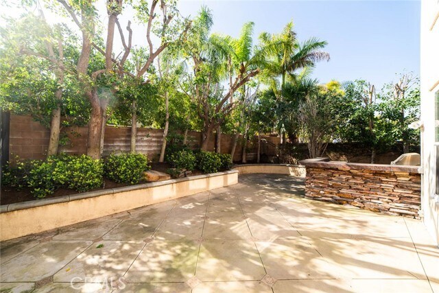 Building Photo - 6 Roseleaf