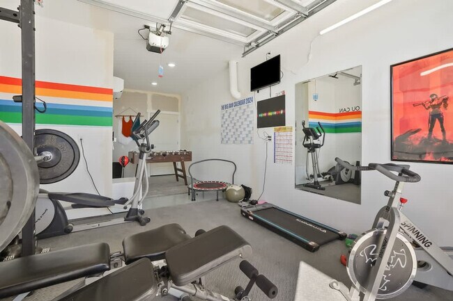 Building Photo - 304 Cliff Swallow Ave