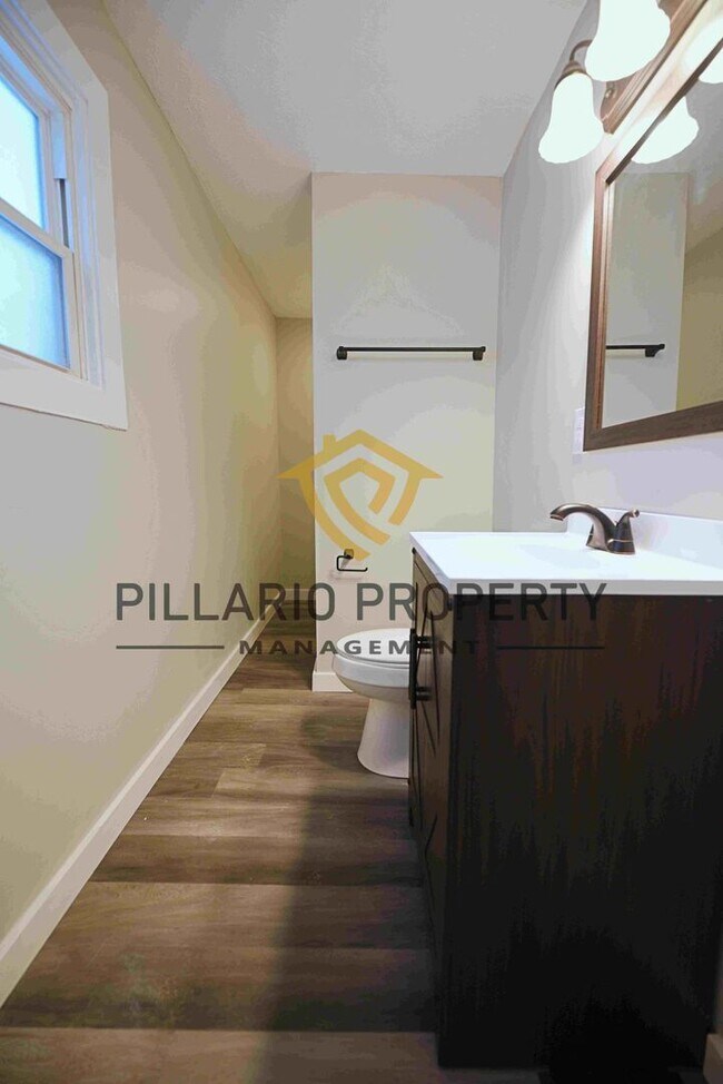 Building Photo - Close to Marion University, 3 Bedroom, 1.5...