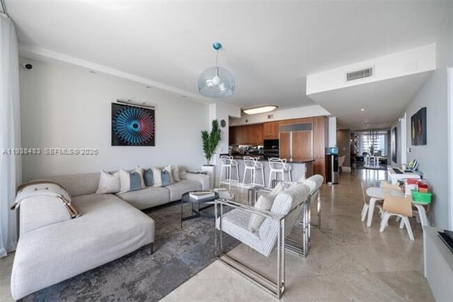 Building Photo - 799 Crandon Blvd