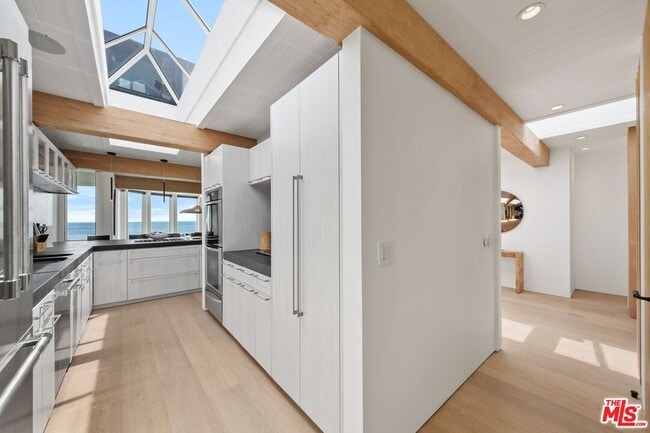 Building Photo - 24112 Malibu Rd