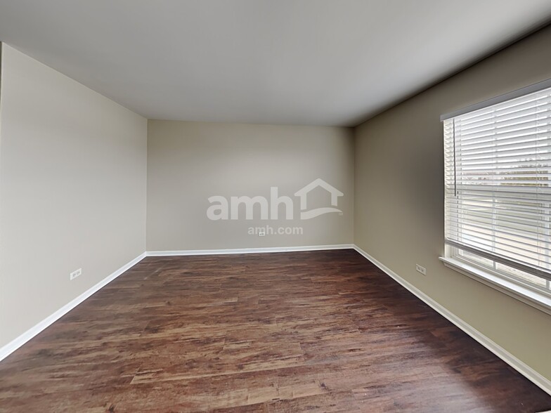 Building Photo - 16640 Borio Dr