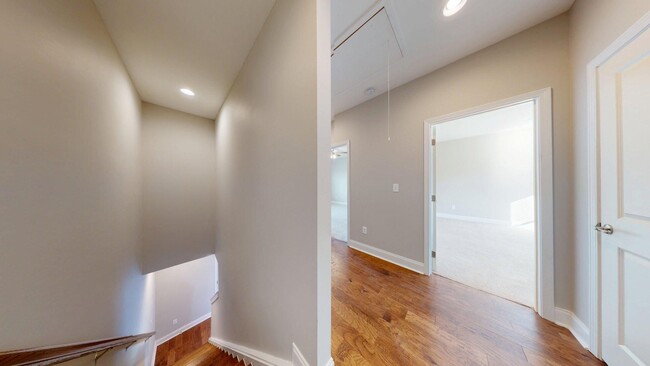 Building Photo - 2 Story Townhome in Hartbrook, Very Close to HWY280