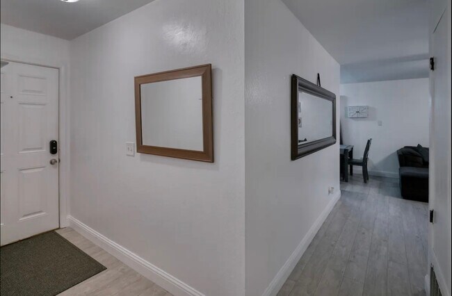 Building Photo - 3414 Francis Dr