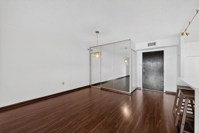 Building Photo - Now Available: Lovely 2 Bedroom, 2 Bath Condo in KOP!!