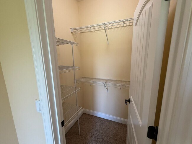 Building Photo - 1513 Stonebluff Ct