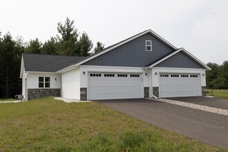 Building Photo - 925 Green Pastures Trl
