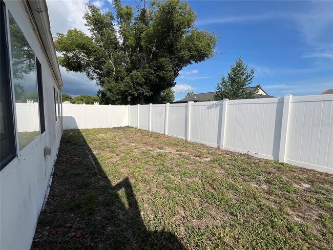 Building Photo - 4216 Hillsdale Dr