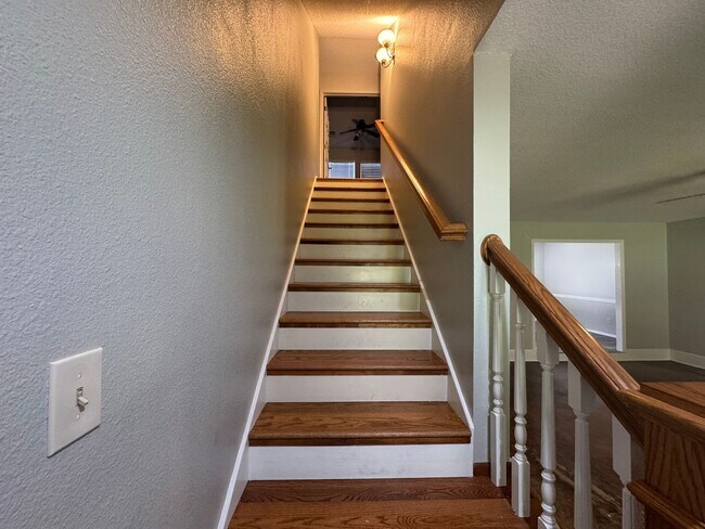 Building Photo - 4 Bedroom 2.5 Spacious House In Fianna Hills