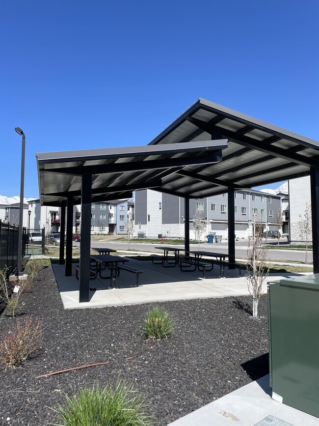 Building Photo - 517 S 1080 W