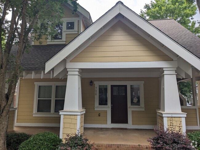 Building Photo - 490 Barnett Shoals Rd