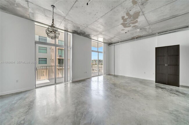 Building Photo - 2100 Van Buren St