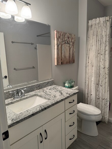 Master Bath - 32 Abenaki Cir