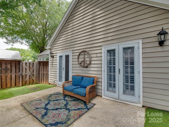 Building Photo - 3806 Selwyn Farms Ln