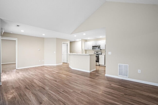 Building Photo - 5027 Stratford Pine Ln