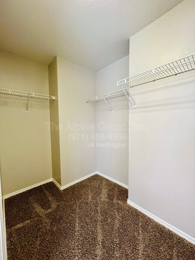 Building Photo - 10691 SW Celeste Ln