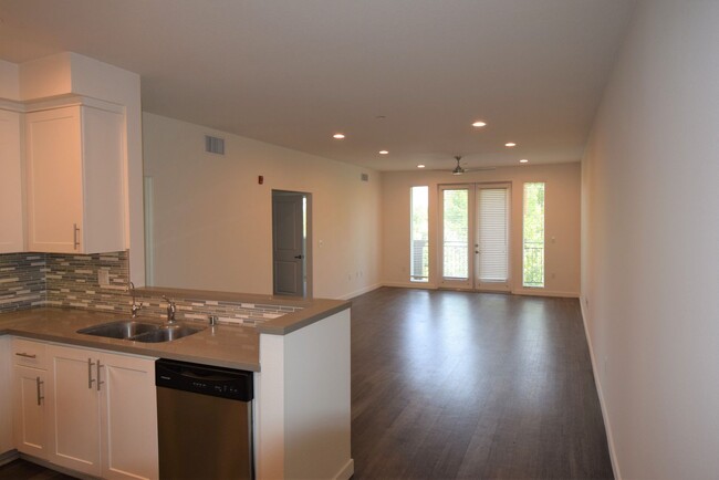 Building Photo - 7851 Ventura Canyon Ave