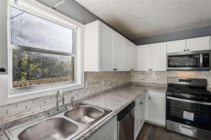 Building Photo - 1076 Westwood Pl SW