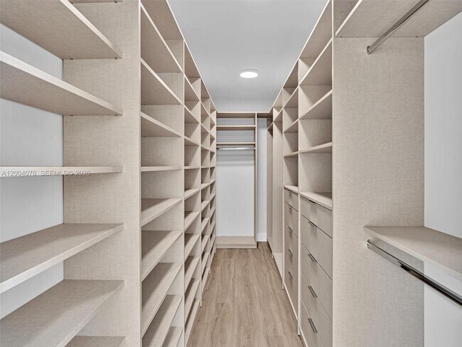 Building Photo - 12904 Banyan Rd