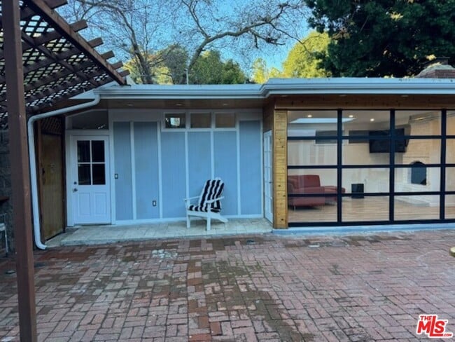 Building Photo - 1636 N Beverly Glen Blvd